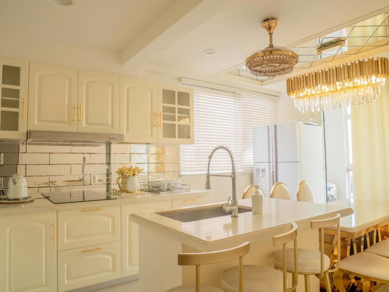 Beachfront Seaview Apartment ماليه المظهر الخارجي الصورة