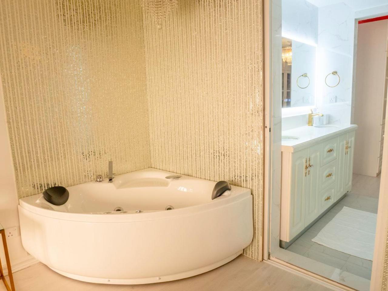 Beachfront Seaview Apartment ماليه المظهر الخارجي الصورة